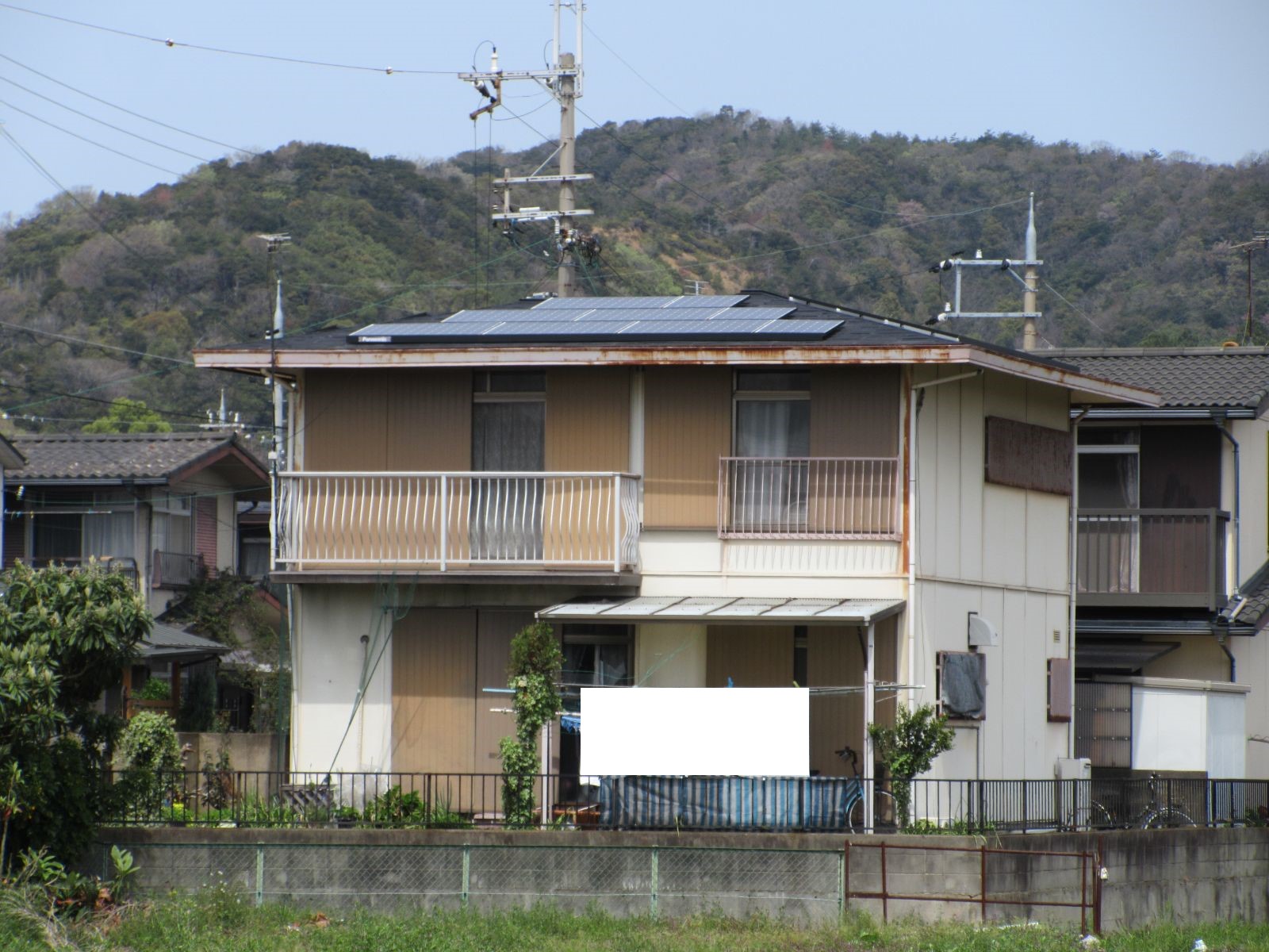 【和歌山市】Ｔ様邸　外壁・屋根塗装工事<br>『ピンクベージュの外壁でモダンに大変身した新築のような仕上がりに…✧₊°』インテグラルコート塗布3