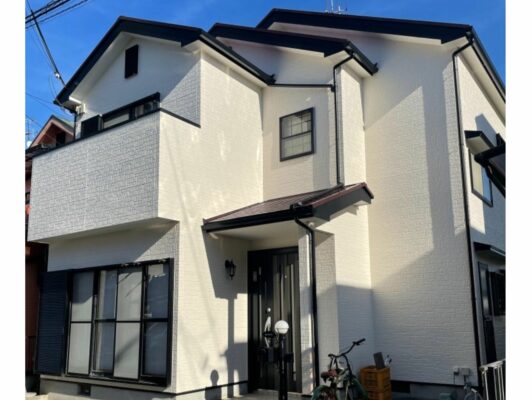 【岸和田市】　K様邸<br>『クリームの外壁にワインレッドの屋根が映える上品に輝くお家に…°˖✧*✧˖°』　インテグラルコート塗布