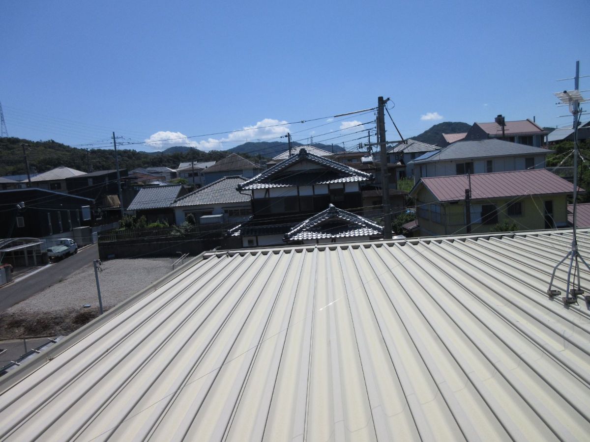 【大阪府】　S様邸<br>『青空に溶け込むスカイブルーの外壁にハンターグリーンの屋根で明るい雰囲気のお家に…✧』7