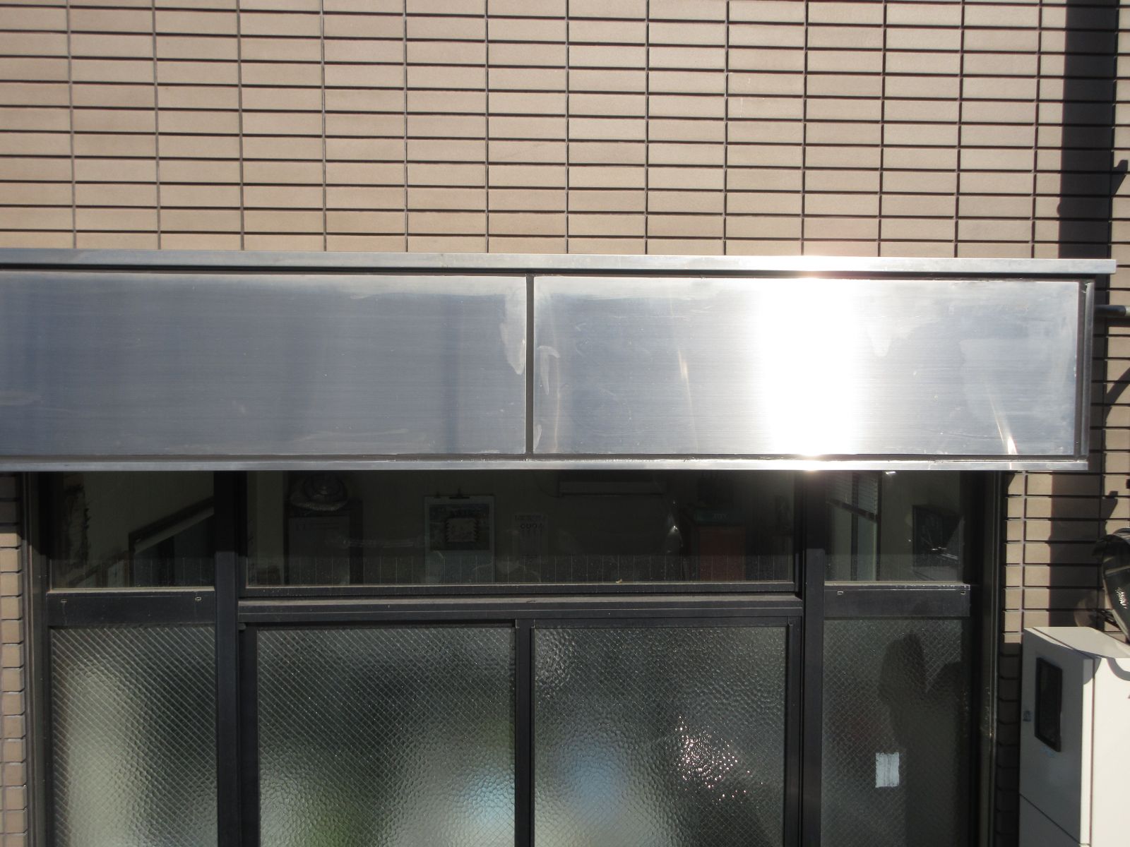 【和歌山市】　K様邸<br>『ホワイトの外壁にブラックの付帯部が引き立つスタイリッシュな新築のような仕上がりに…˖✧』12