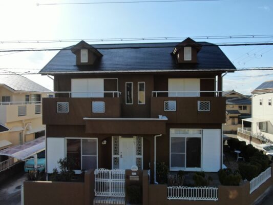 【和歌山市】　Y様邸<br>『神聖なホワイトのアクセント部が眩しいブラウンの外壁で新築同様の仕上がりに…˖✧』