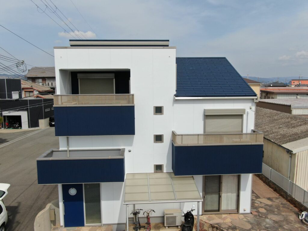 【和歌山市】　K様邸<br>『ブルー系のツートンカラーで仕上げた外壁にナスコンカラーの屋根で爽やかな印象のお家に…✧₊°』2