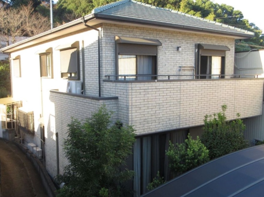 【和歌山市】　M様邸<br>『重厚感あるベージュの外壁に落ち着いたブラウンの付帯部が素敵な仕上がりに…』インテグラルコート塗布1