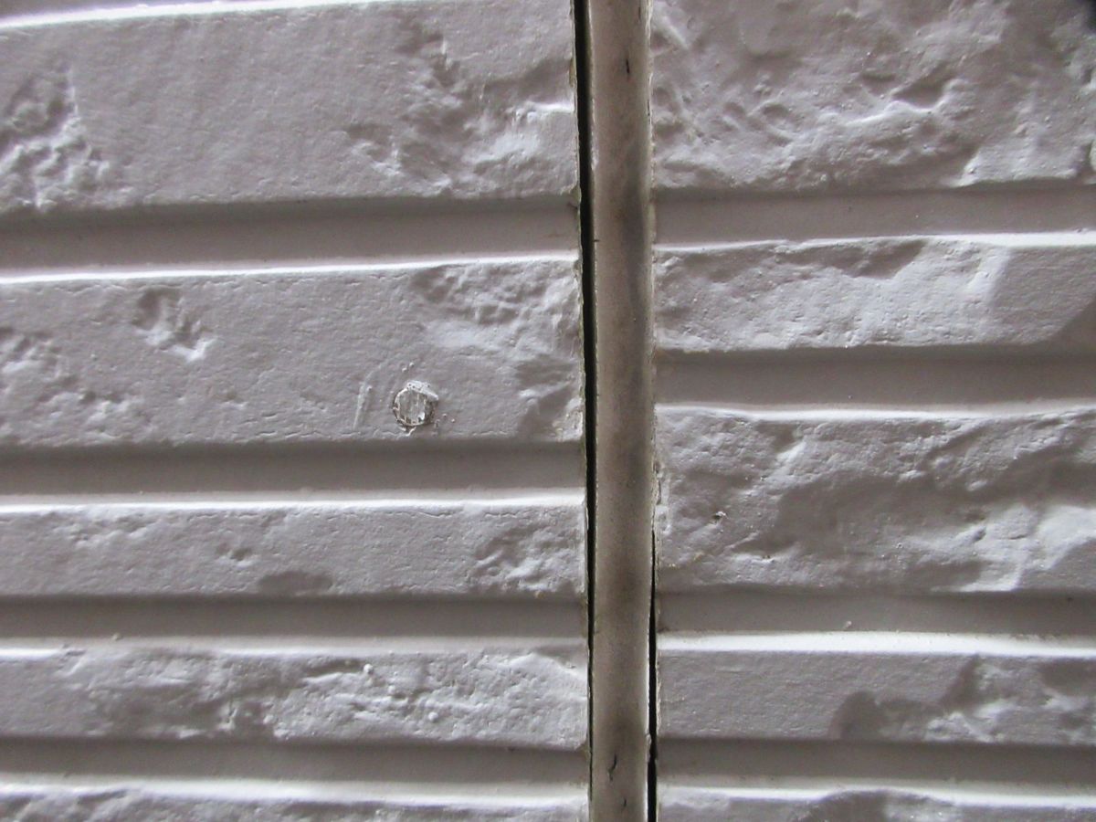 【海南市】　Ｍ様邸<br>　『ウッド調の軒天が映えるダークグレーの外壁で高級感溢れる素敵な仕上がりに…✧₊°』ウルトラTOP塗布5