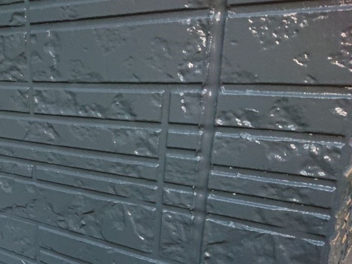 【海南市】　Ｍ様邸<br>　『ウッド調の軒天が映えるダークグレーの外壁で高級感溢れる素敵な仕上がりに…✧₊°』ウルトラTOP塗布6