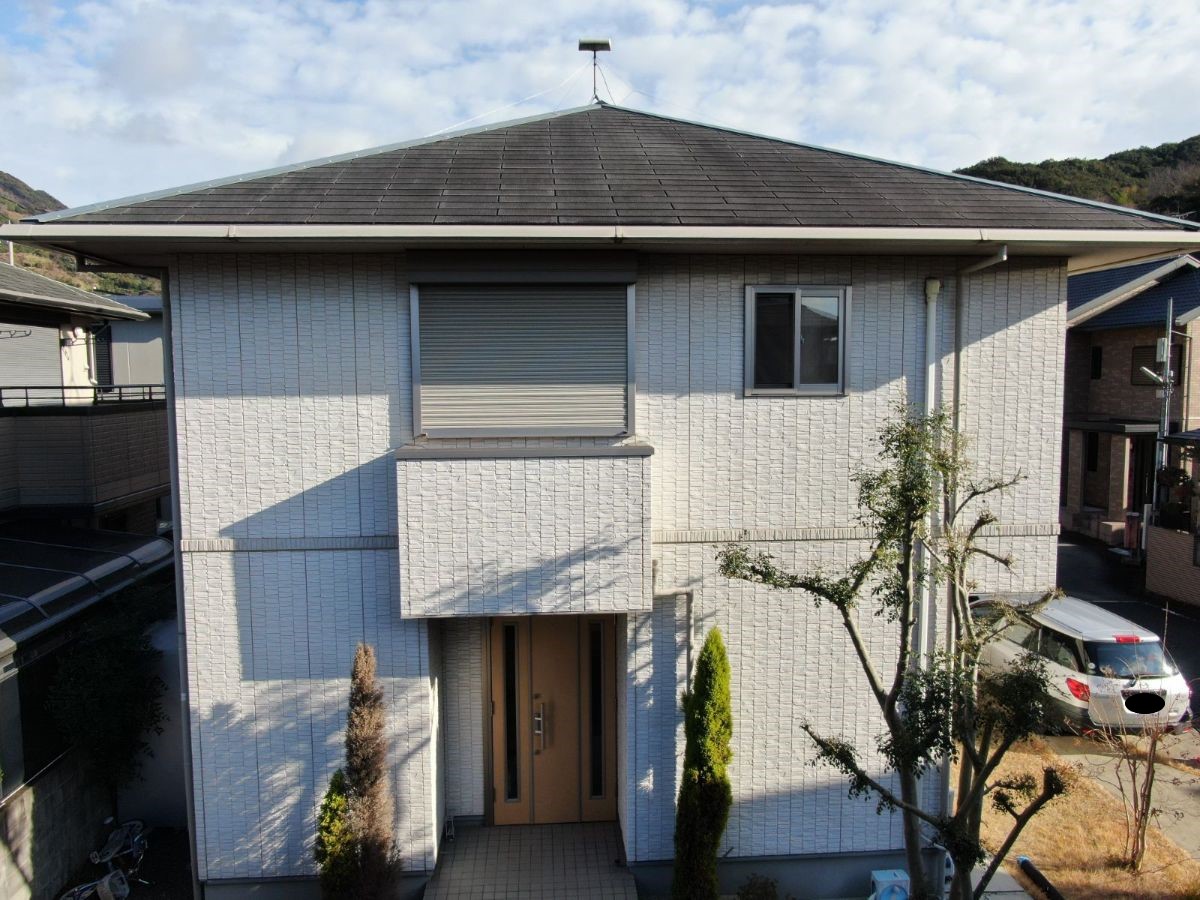 【海南市】 K様邸<br>『模様が際立つクリームホワイトの外壁にディープグレーの屋根が素敵な仕上がりのお家に…✧₊°』1