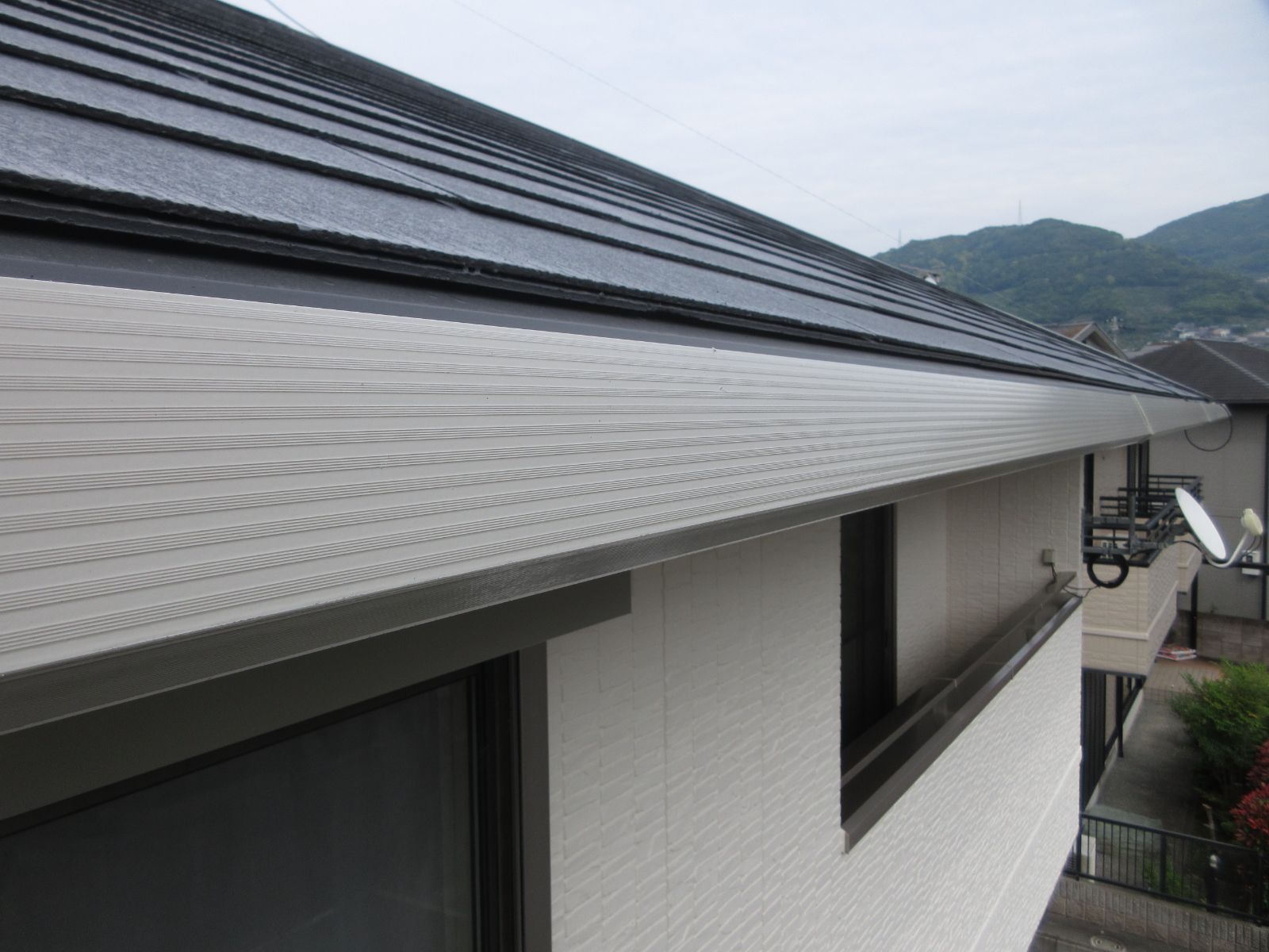 【海南市】 K様邸<br>『模様が際立つクリームホワイトの外壁にディープグレーの屋根が素敵な仕上がりのお家に…✧₊°』10