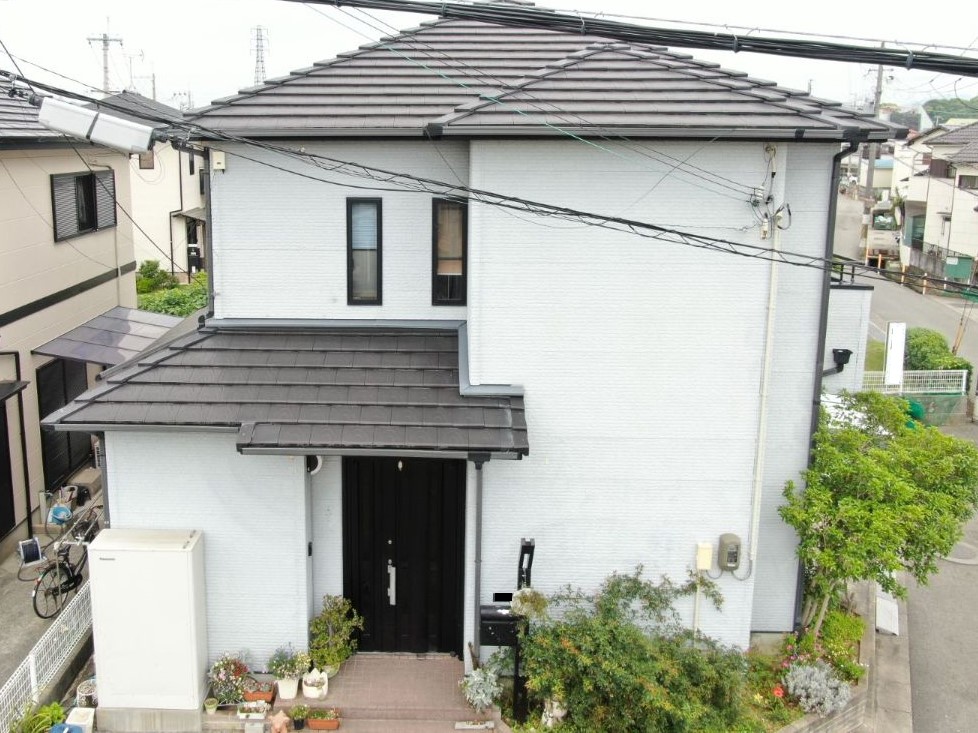 【和歌山市】 H様邸<br>『パールホワイトのアクセント部が素敵な新築のような仕上がりに…✧₊°』1