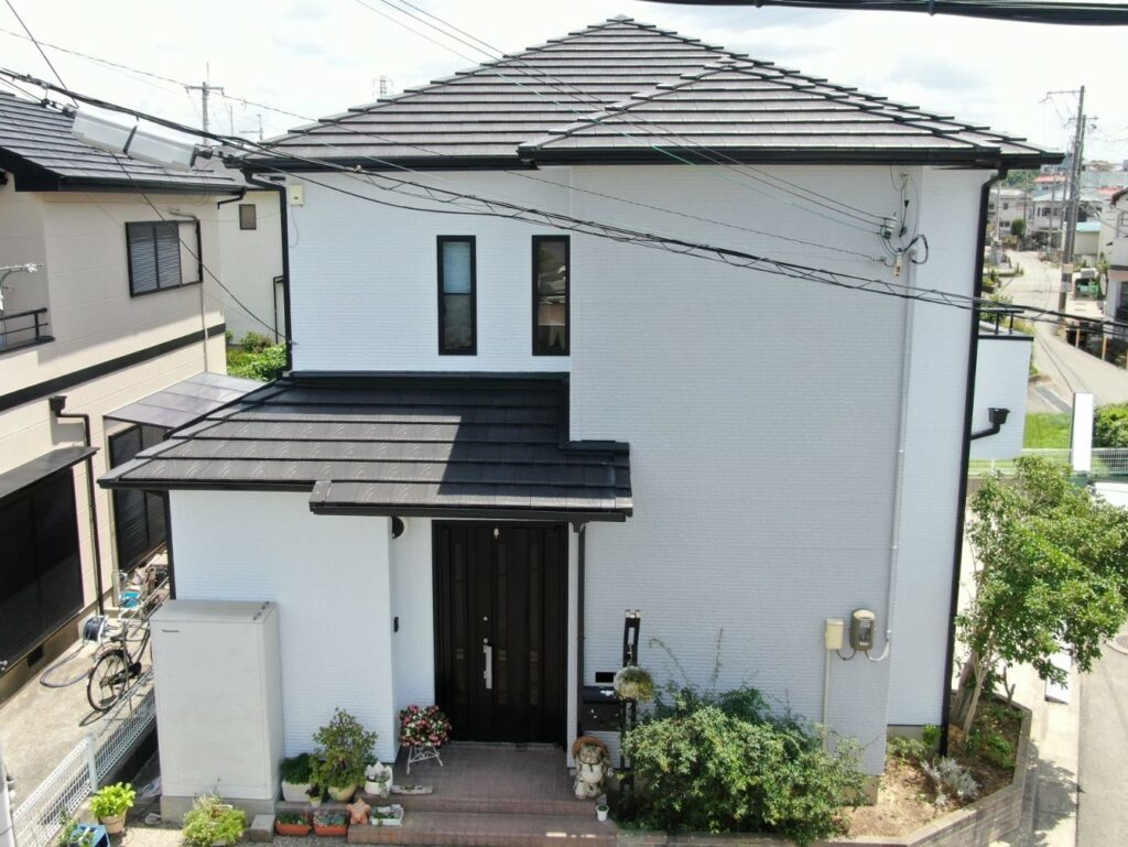 【和歌山市】 H様邸<br>『パールホワイトのアクセント部が素敵な新築のような仕上がりに…✧₊°』2