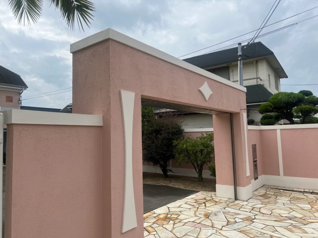 【和歌山市】　Ｕ様邸<br>『こだわりのローズピンクの擁壁が可愛らしい素敵な仕上がりに…✧₊°』2