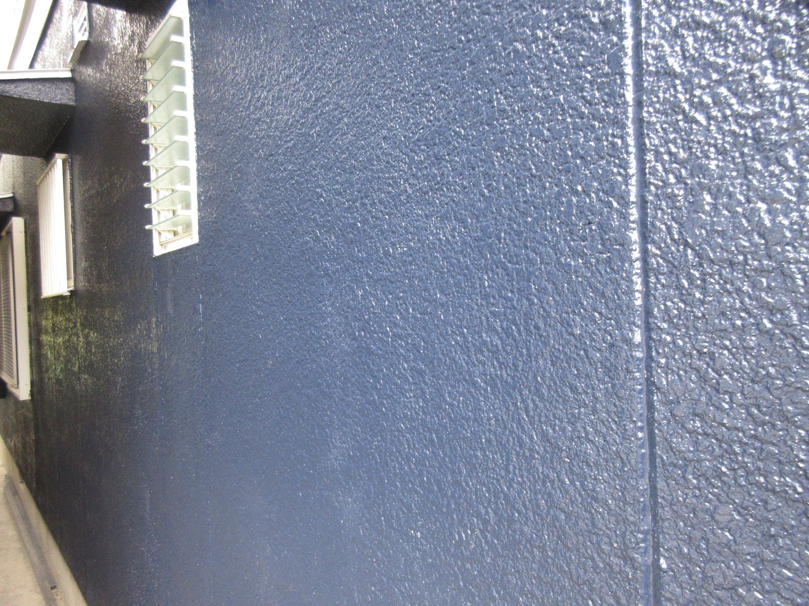 【岩出市】　H様邸<br>『ネイビーブルーの外壁にダークグレーの屋根が重厚感溢れる素敵な仕上がりに…✧₊°』ウルトラTOP塗布6