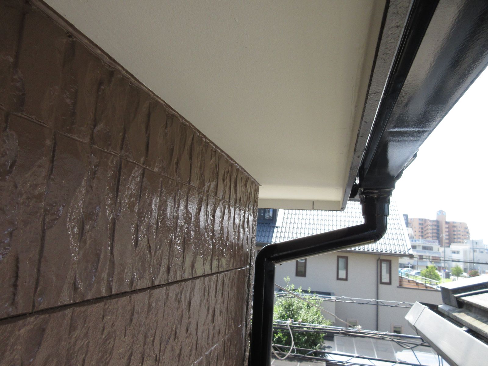 【和歌山市】 T様邸<br>『ブラウンの外壁にブラックの屋根が重厚感溢れる素敵な仕上がりに…✧₊°』10