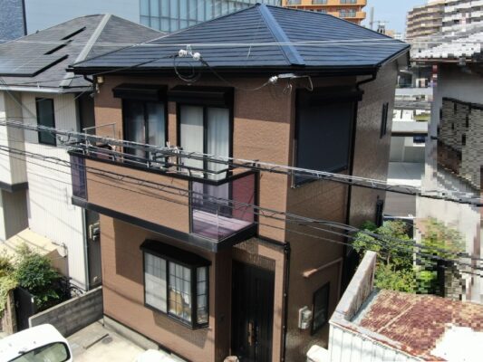 【和歌山市】　T様邸<br>『ブラウンの外壁にブラックの屋根が重厚感溢れる素敵な仕上がりに…✧₊°』