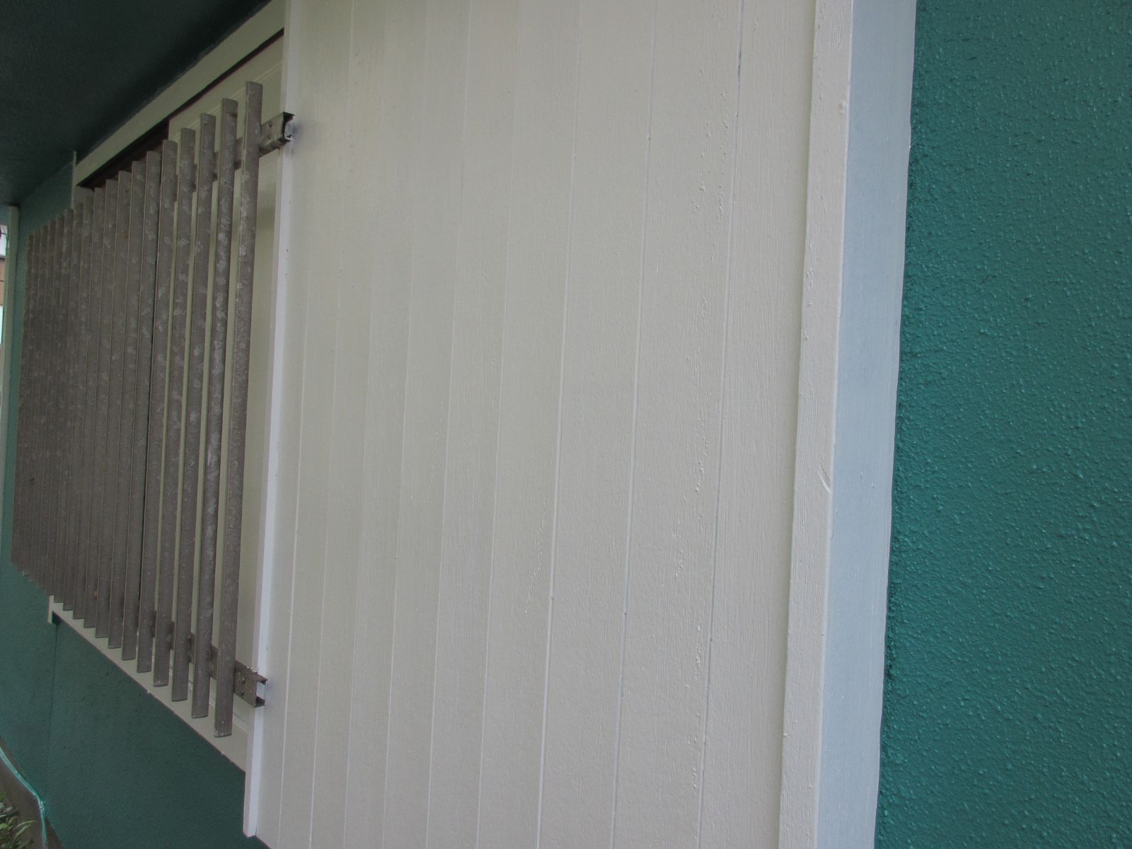 【大阪府】　M様邸<br>『エメラルドグリーンの外壁にホワイトの付帯部が可愛らしい素敵な仕上がりに…✧₊°』ウルトラTOP塗布12