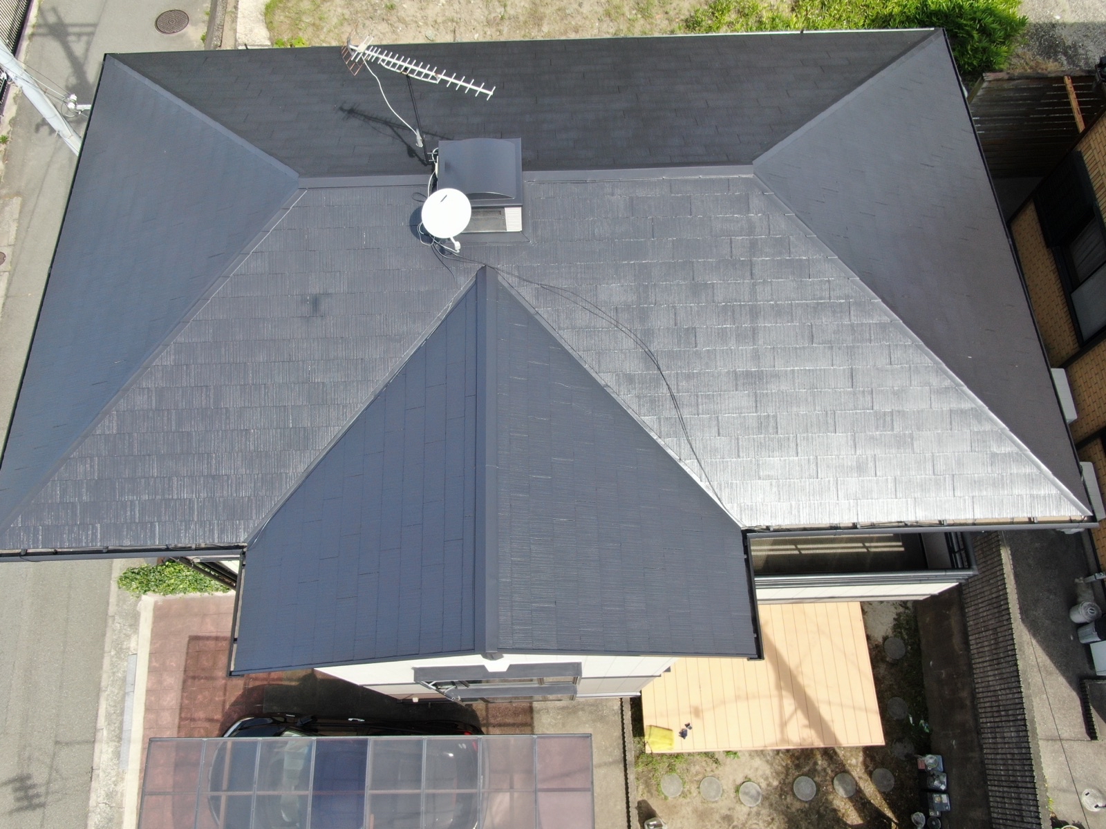 【和歌山市】　I様邸<br>『グレージュカラーで合わせた外壁にダークグレーの屋根が重厚感溢れる素敵な仕上がりに…✧₊°』4