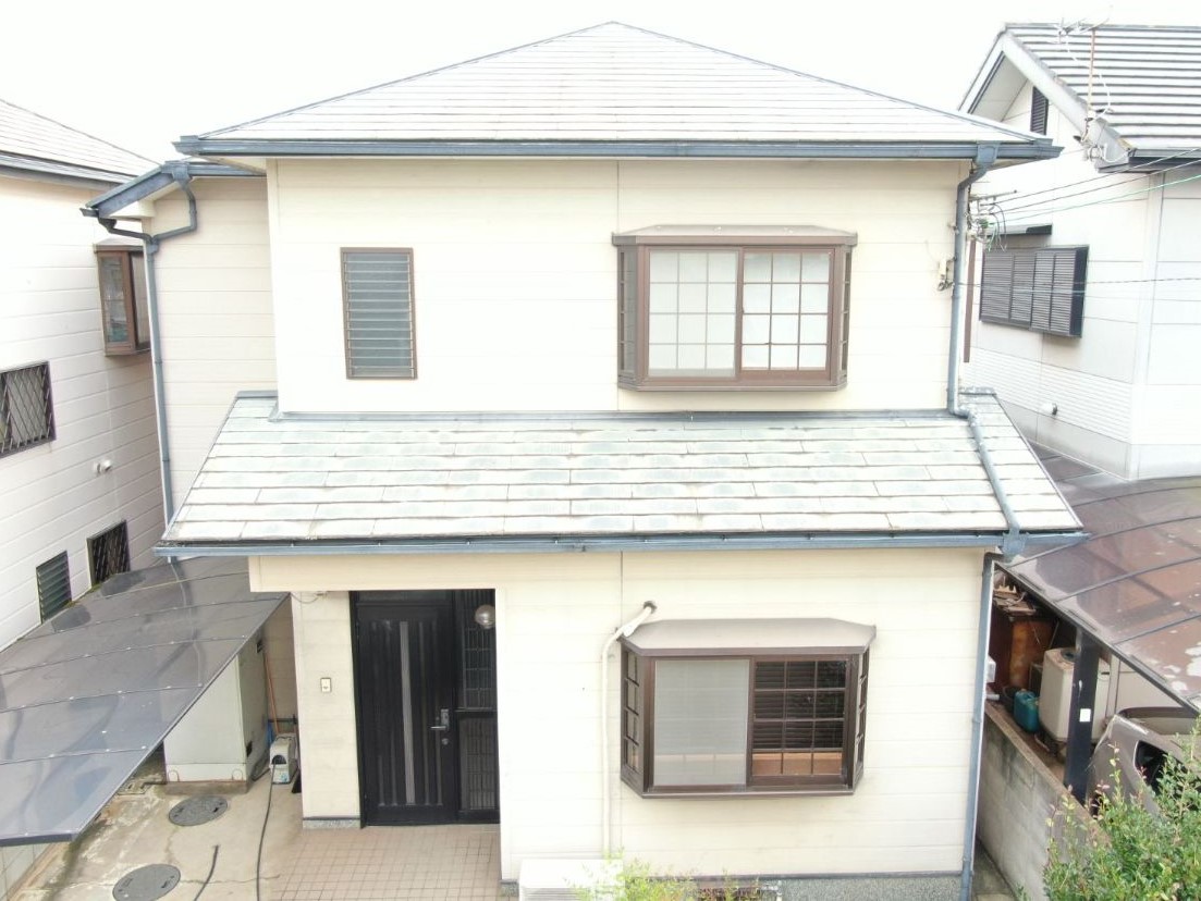 【和歌山市】　K様邸<br>『グレージュの外壁にダークグレーの屋根で落ち着いた雰囲気の素敵な仕上がりに…✧₊°』インテグラルコート塗布1