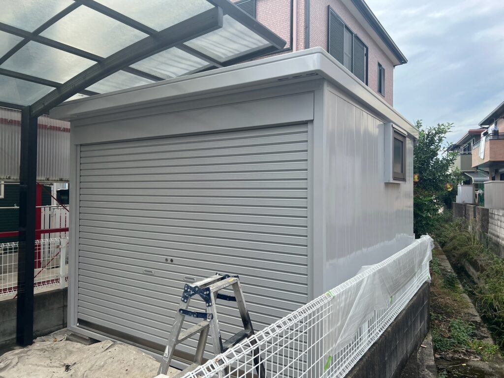 【和歌山市】　M様邸<br>『ライトグレーで統一されたガレージがスタイリッシュで素敵な仕上がりに…✧₊°』2