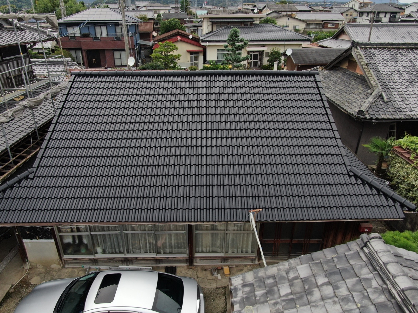 【橋本市】　H様邸<br>『耐久性抜群の外壁カバー工法とブラックの屋根が重厚感溢れる素敵な仕上がりに…✧₊°』12