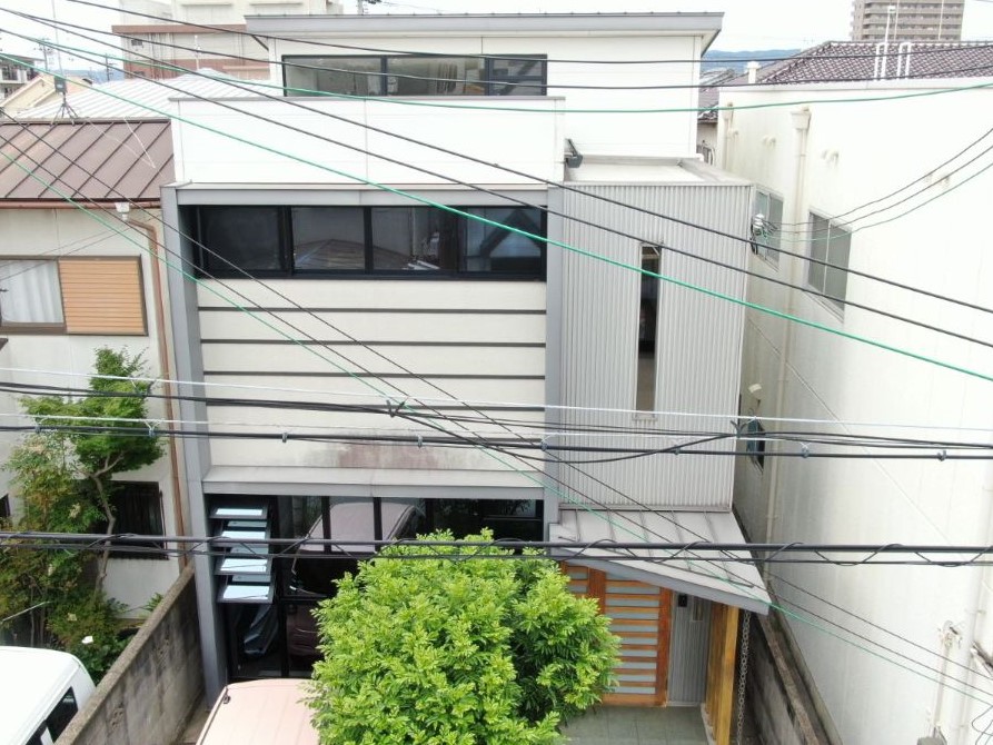 【和歌山市】　Y様邸<br>『ホワイトの外壁とグレーの屋根が洗練された素敵な仕上がりに…✧₊°』ウルトラTOP塗布1
