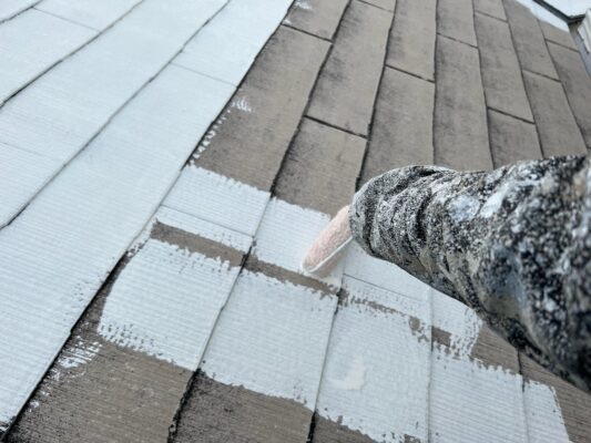 和歌山市密着の外壁塗装・屋根塗装専門店エースペイントの屋根の塗装　下塗り塗装