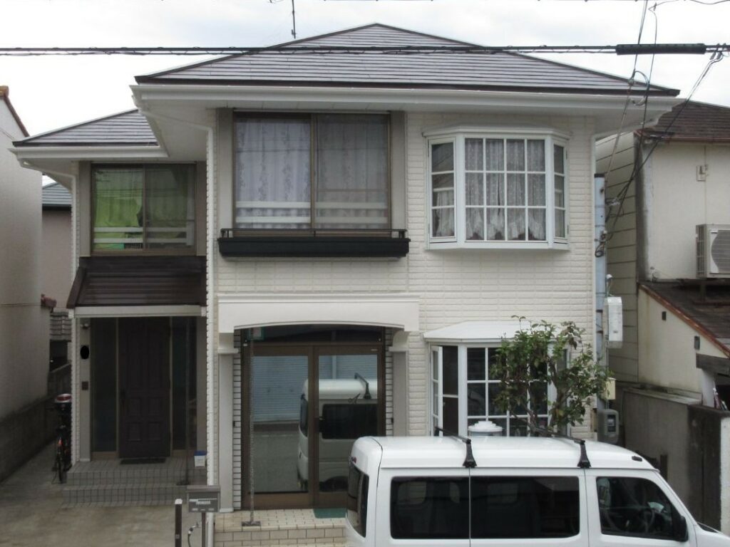 【和歌山市】　M様邸<br>『グレージュの外壁にブラウンの屋根が新築のように素敵な仕上がりに…✧₊°』2