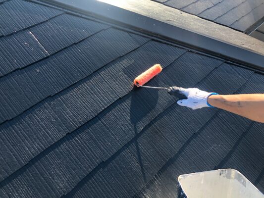 屋根塗装　上塗りコーティング