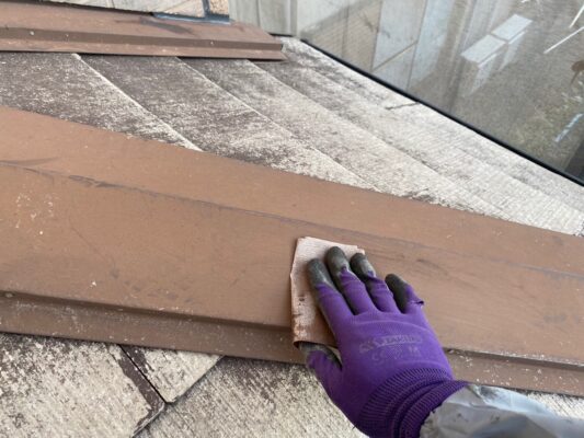 和歌山市密着の外壁塗装・屋根塗装専門店エースペイントの屋根の塗装　下塗り塗装