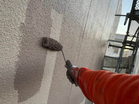 和歌山市密着の外壁塗装・屋根塗装専門店エースペイントの外壁の塗装　上塗り塗装