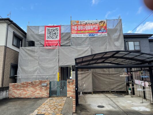 和歌山市密着の外壁塗装・屋根塗装専門店エースペイントの外壁塗装と屋根の塗装　足場組立