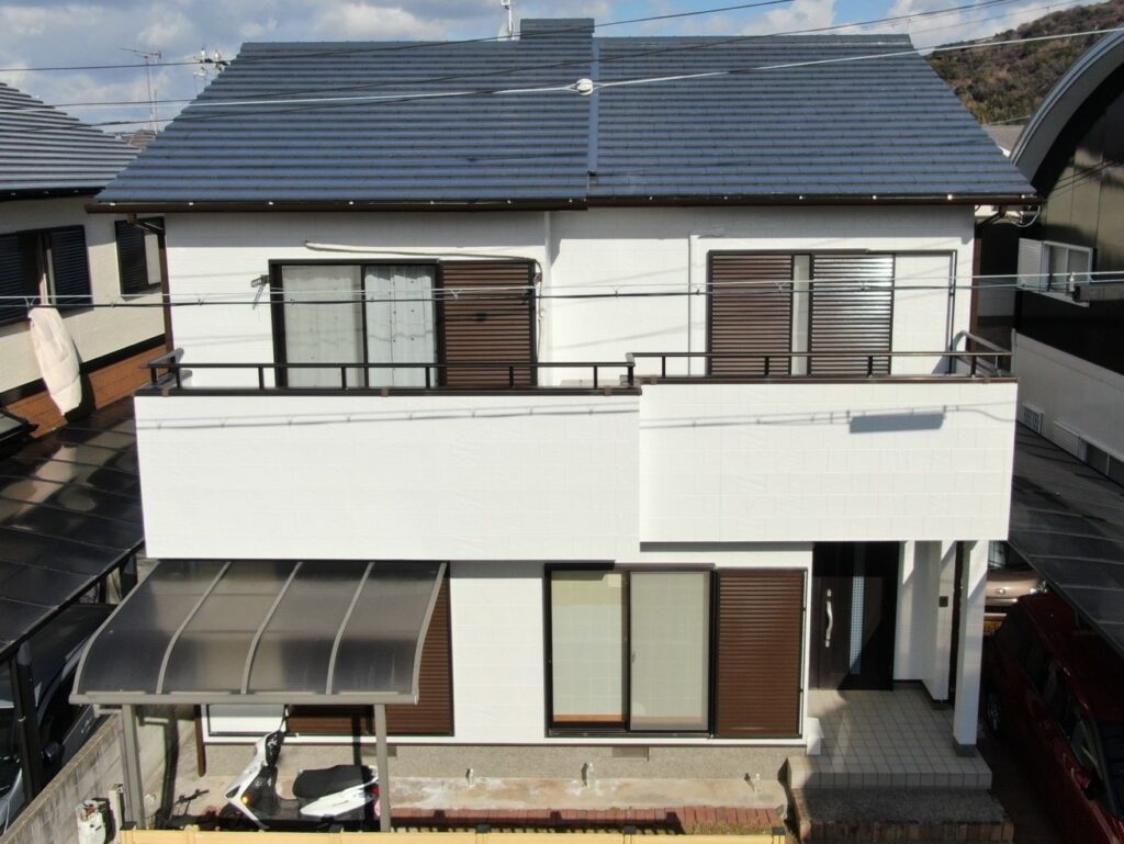 【和歌山市】　H様邸<br>『パールグレーの外壁にダークグレーの屋根が新築のように素敵な仕上がりに…✧₊°』2