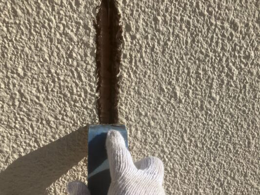 和歌山市密着の外壁塗装・屋根塗装専門店エースペイントの外壁の塗装　コーキング均し