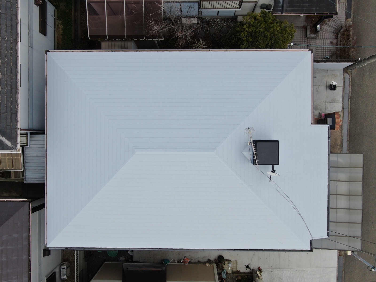 【和歌山市】　K様邸<br>『ブルーのグラデーションで揃えた外壁と屋根がハイセンスで素敵な仕上がりに…✧₊°』4