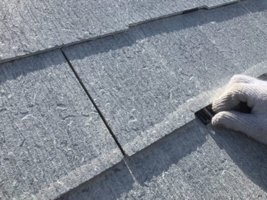 和歌山市密着の外壁塗装・屋根塗装専門店エースペイントの屋根の塗装　タスペーサー設置