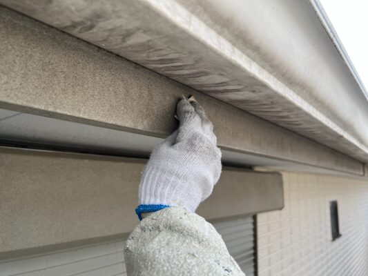 和歌山市密着の外壁塗装・屋根塗装専門店エースペイントの付帯部の塗装　鼻隠し　ケレン