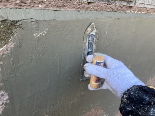 擁壁塗装　下地処理