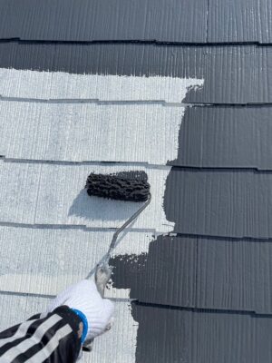 和歌山市密着の外壁塗装・屋根塗装専門店エースペイントの屋根の中塗り塗装