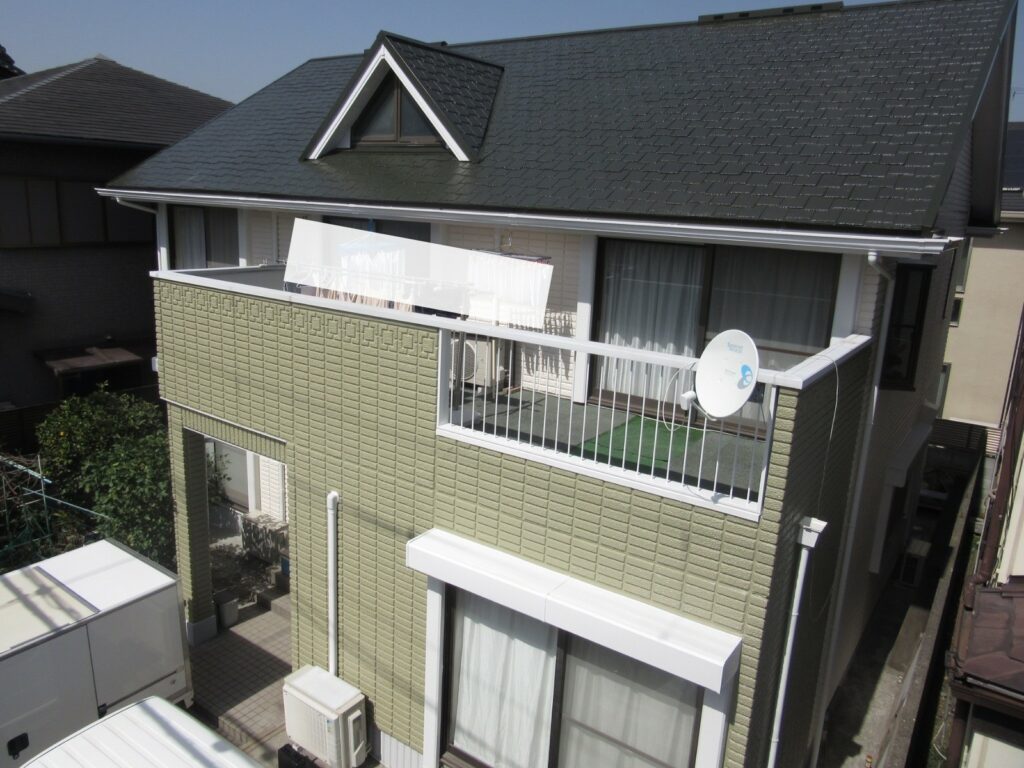 【和歌山市】　N様邸<br>『レグボーングレージュの外壁にセージグリーンのアクセントがさわやかな仕上がりに…✧₊°』2