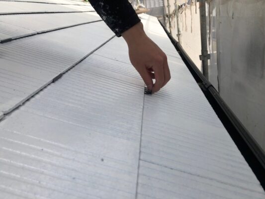 和歌山市密着の外壁塗装・屋根塗装専門店エースペイント　屋根のタスペーサー設置