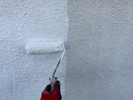 和歌山市密着の外壁塗装・屋根塗装専門店エースペイント　外壁　下塗り1回目