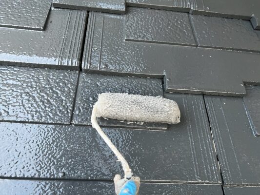 和歌山市密着の外壁塗装・屋根塗装専門店エースペイントの屋根塗装　屋根コーティング塗布