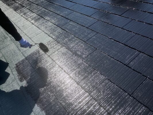 和歌山市密着の外壁塗装・屋根塗装専門店エースペイント　屋根の上塗り塗装