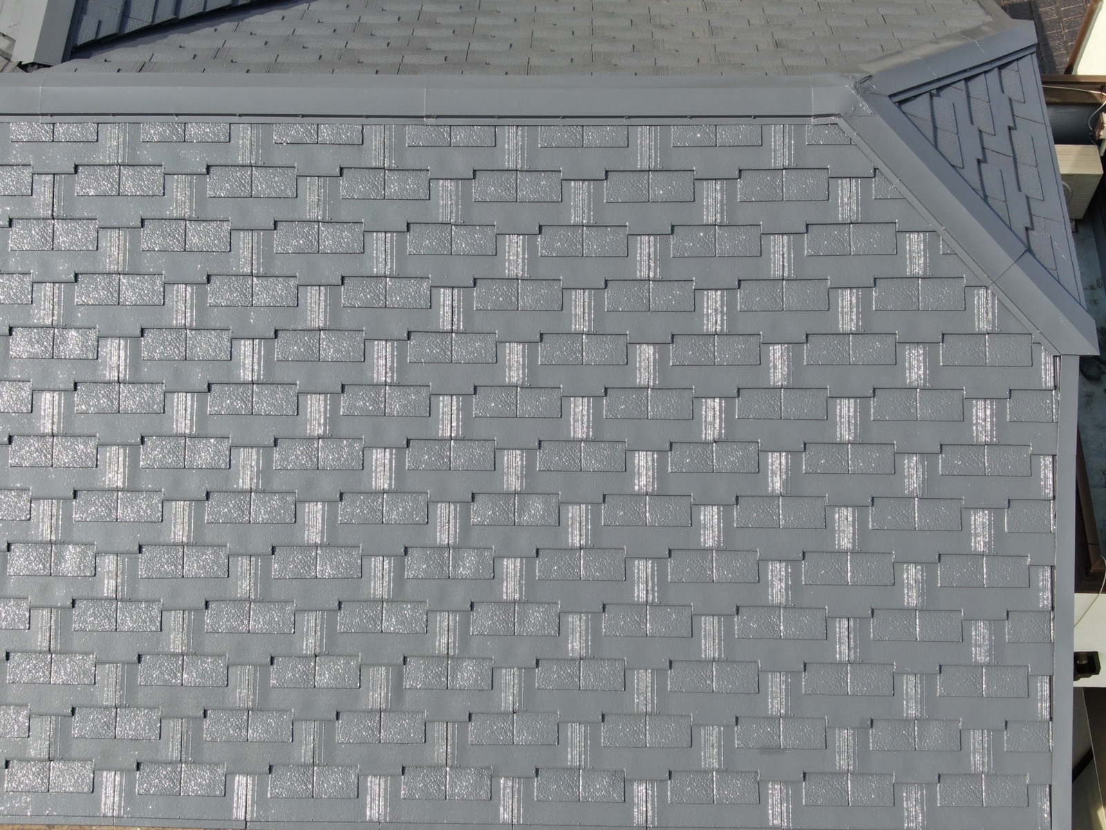 【岩出市】　Y様邸<br>『ダークグレーの屋根が落ち着いた印象の素敵な仕上がりに…✧₊°』インテグラルコート塗布10