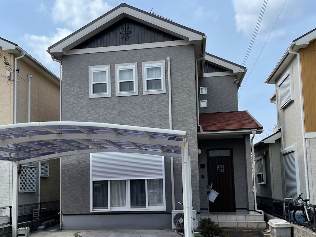 【和歌山市】O様邸<br>『グレージュの外壁に耐久性抜群のテラコッタブレンドの屋根がオシャレで素敵な仕上がりに…✧₊°』2
