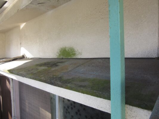 和歌山市密着の外壁塗装・屋根塗装専門店エースペイント　庇の施工前