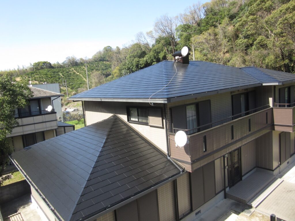 【和歌山市】　B様邸<br>『ブラックの屋根が重厚感溢れる素敵な仕上がりに…✧₊°』2
