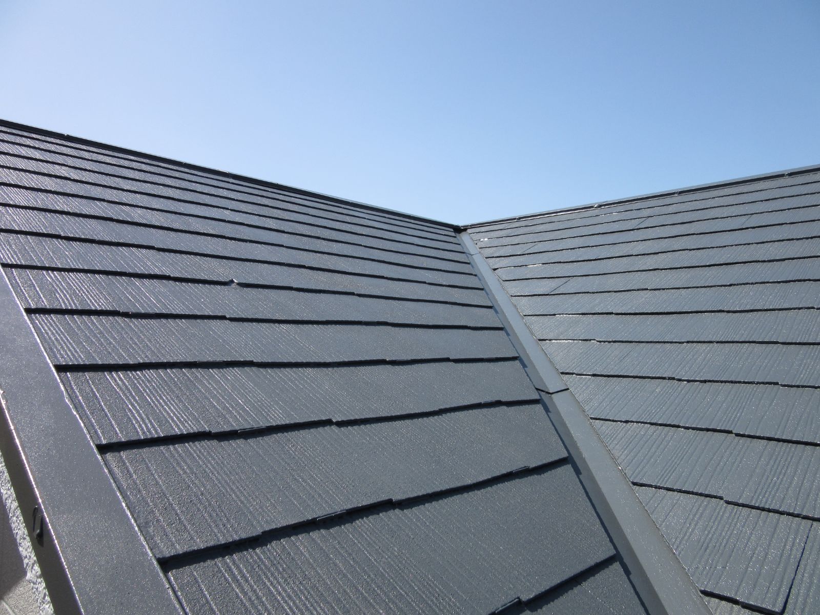 【岩出市】　F様邸<br>『スカイグレーの外壁にダークグレーの屋根が新築のように素敵な仕上がりに…✧₊°』6
