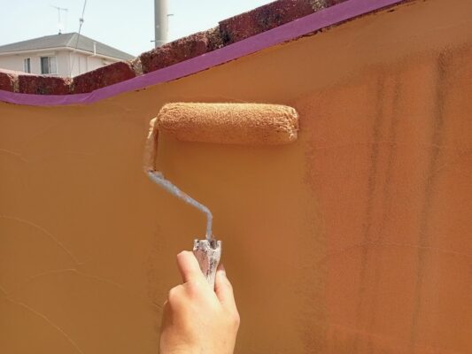 和歌山市密着の外壁塗装・屋根塗装専門店エースペイント　擁壁の中塗り塗装