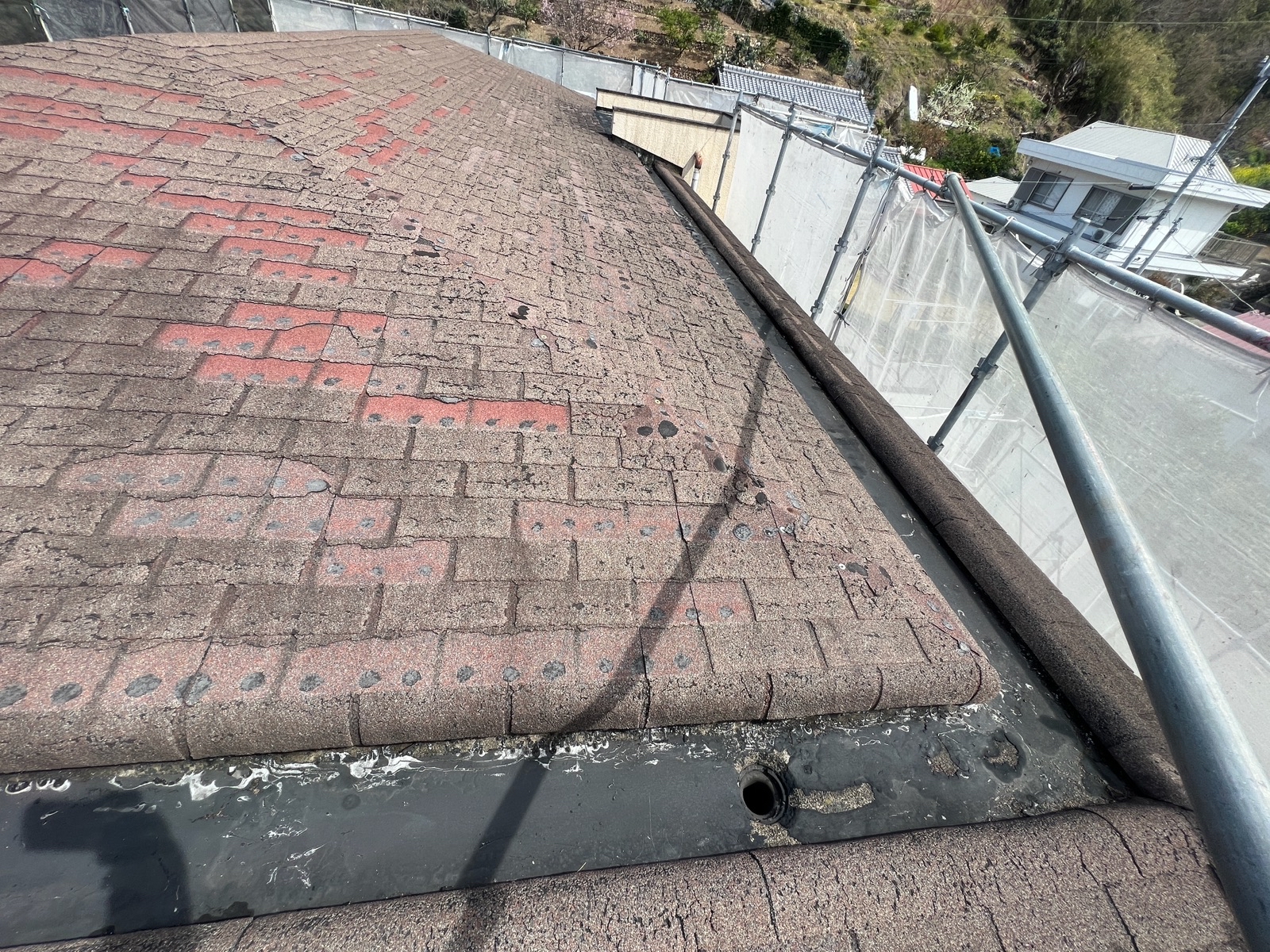 【有田市】　Ｅ様邸<br>『屋根カバー工法で耐久性バッチリ！落ち着いた印象の屋根が素敵な仕上がりに…✧₊°』5