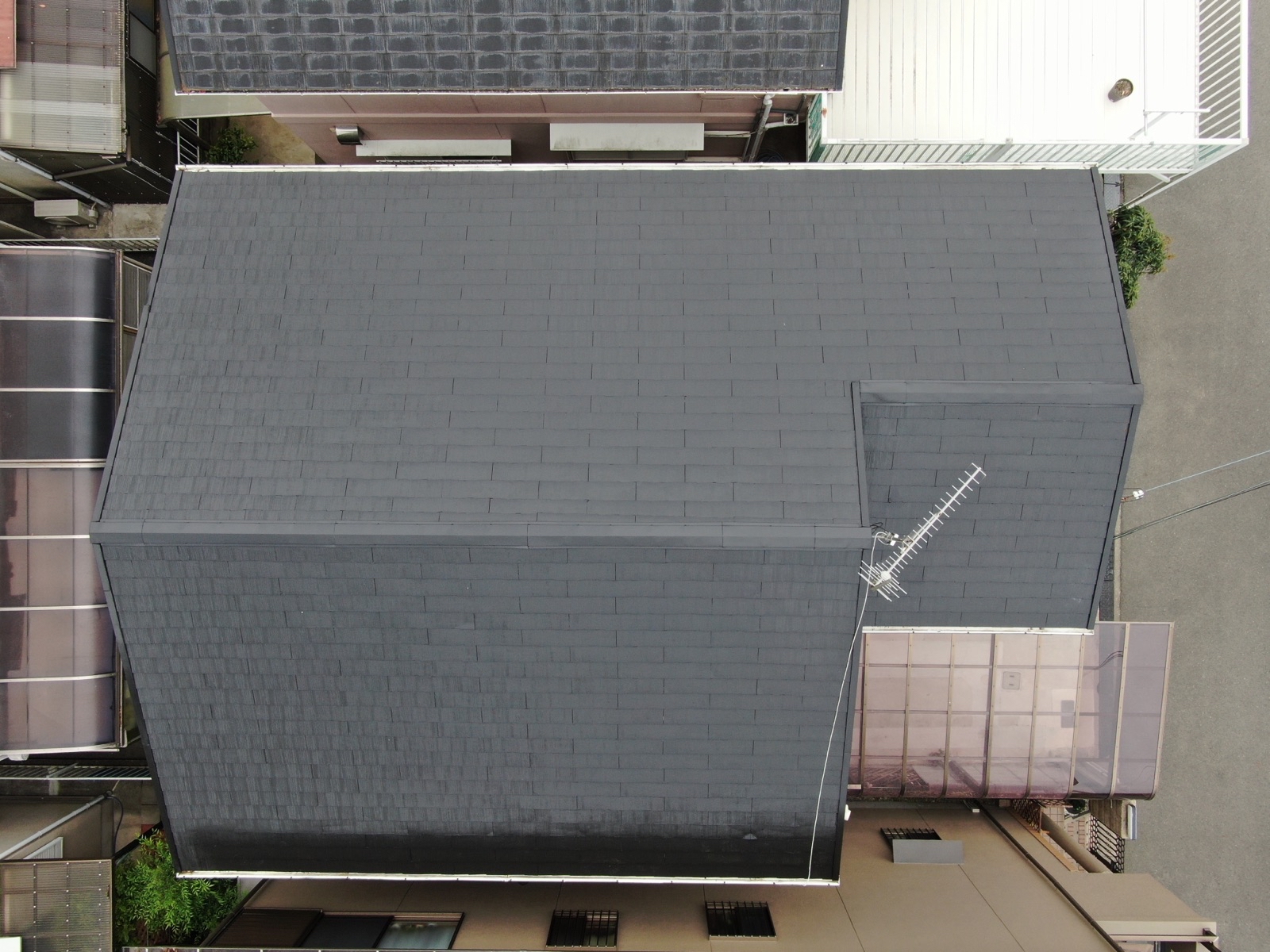 【和歌山市】　O様邸<br>『モスグレージュの外壁にブラックの屋根が重厚感溢れる素敵な仕上がりに…✧₊°』6