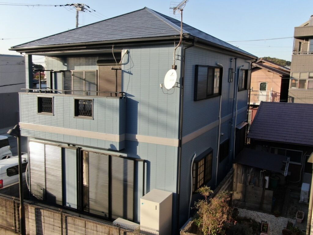 【和歌山市】　T様邸<br>『スモーキーブルーの外壁にダークグレーの屋根が重厚感溢れる素敵な仕上がりに…✧₊°』2